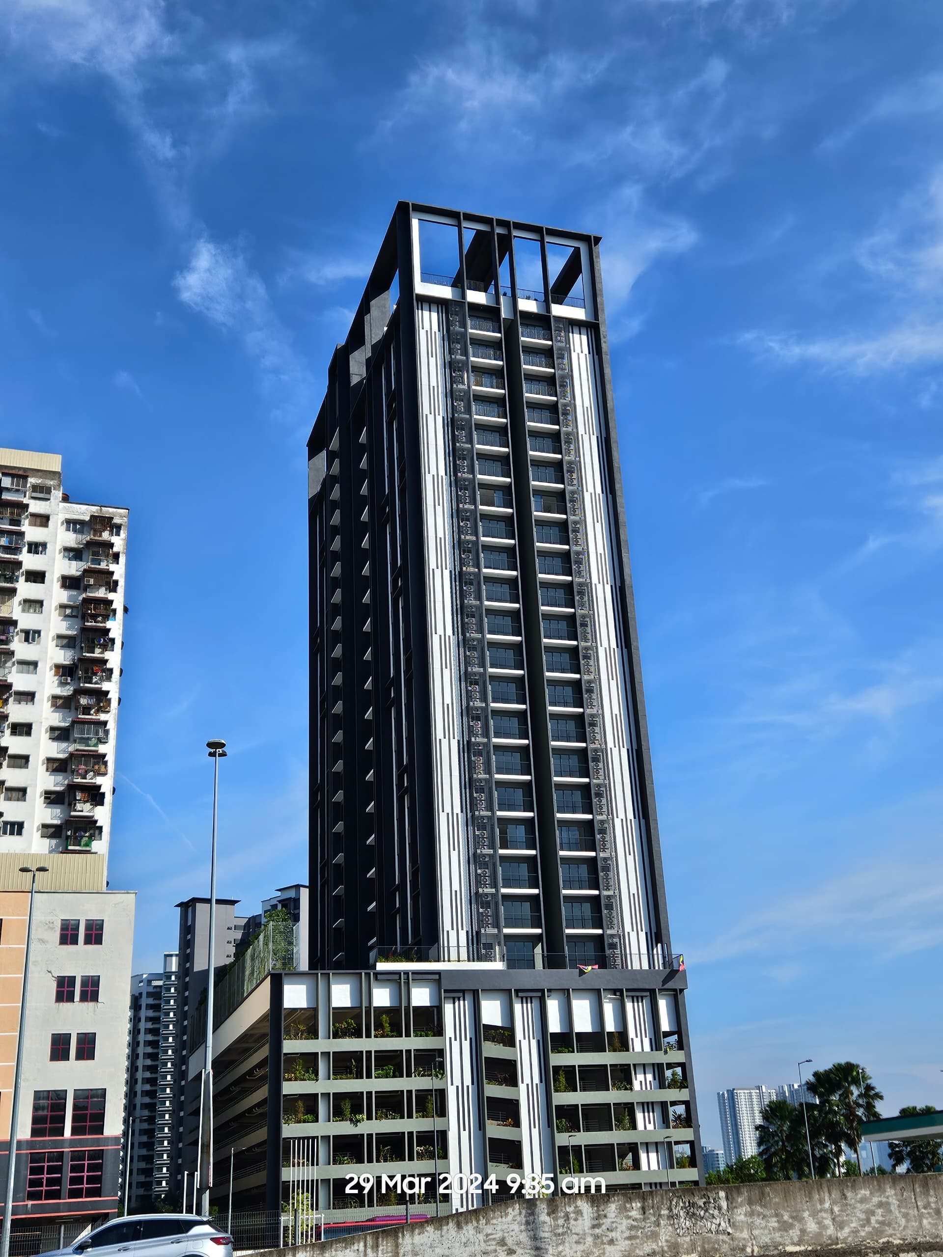 Expressionz Suite Exterior View